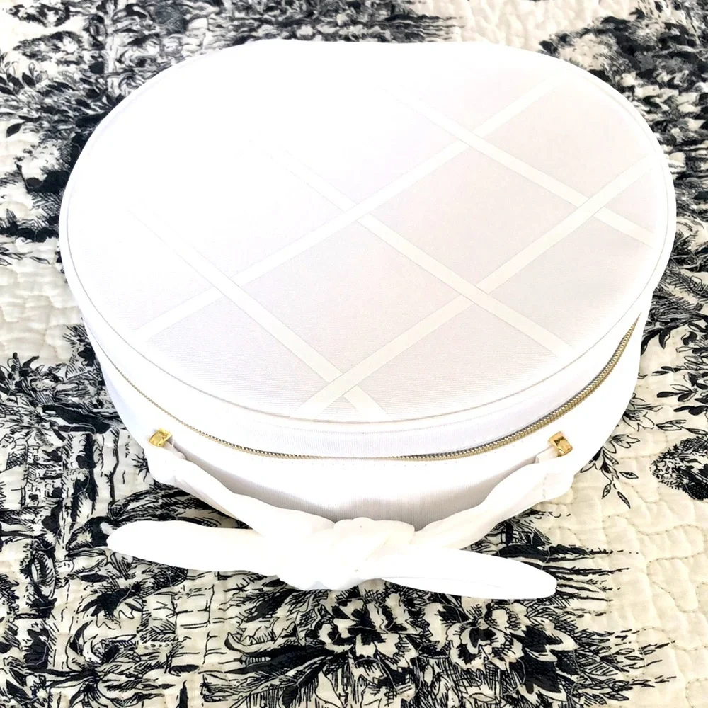 3/$25 Estée Lauder cosmetic bag